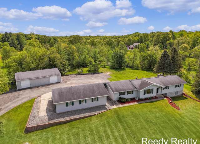 Property at 3376 Segwun Ave SE, Lowell, MI 49331, 4 beds, 2 baths