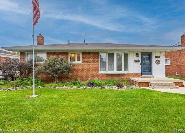 Property at 1894 Pinetree Dr, Trenton, MI 48183, 3 beds, 2 baths