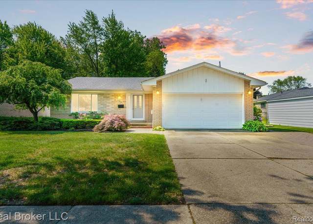 Property at 33029 Hampshire St, Westland, MI 48185, 3 beds, 2.5 baths