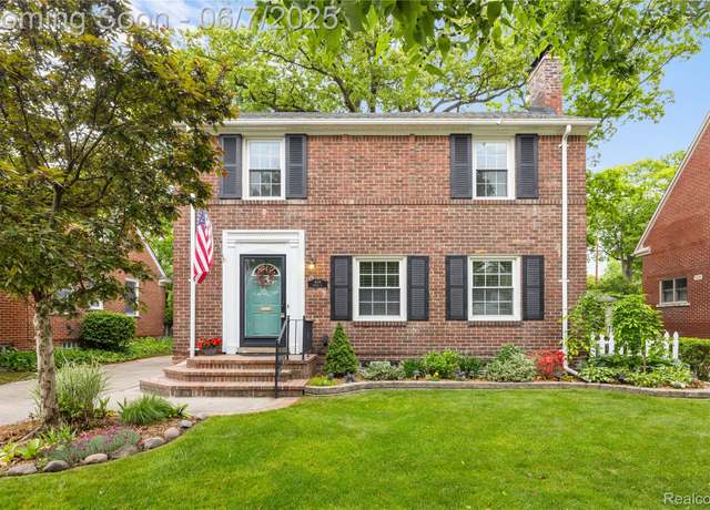 Property at 409 Berkley St, Dearborn, MI 48124, 4 beds, 2.5 baths