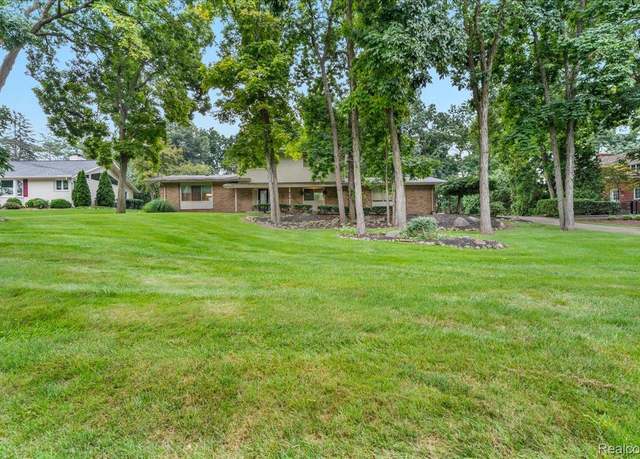 Property at 6016 Plantation Dr, Grand Blanc, MI 48439, 3 beds, 2.5 baths