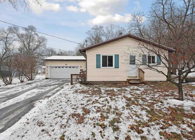 Property at 515 Franklin St, Fenton, MI 48430, 3 beds, 1 bath