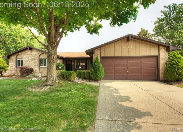 Property at 17968 Vacri Ln, Livonia, MI 48152, 3 beds, 1.5 baths