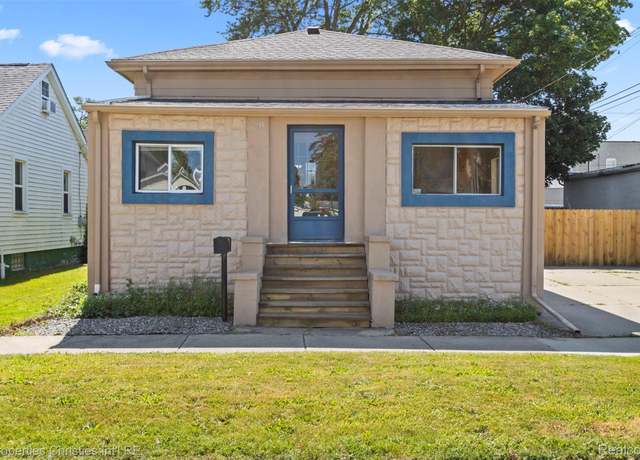 Property at 128 N Mary St, Marine City, MI 48039, 3 beds, 1 bath