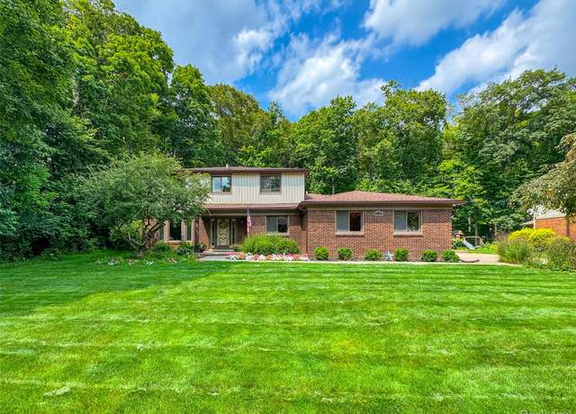 Property at 22795 Vacri Ln, Farmington Hills, MI 48335, 5 beds, 2.5 baths