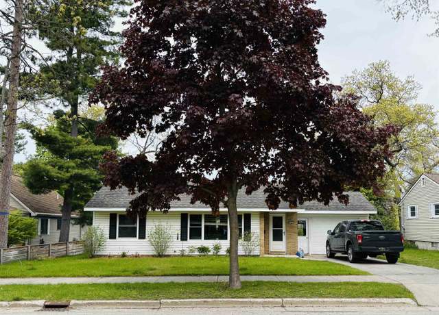 Property at 1031 E State St, Traverse City, MI 49686, 2 beds, 1 bath