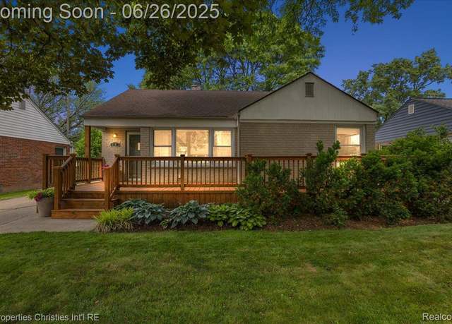 Property at 2111 Ellwood Ave, Berkley, MI 48072, 3 beds, 1.5 baths