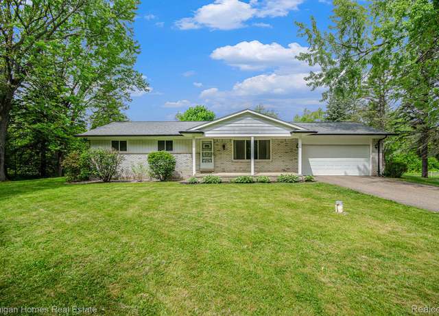 Property at 11465 Buckhorn Lake Rd, Holly, MI 48442, 3 beds, 1.5 baths