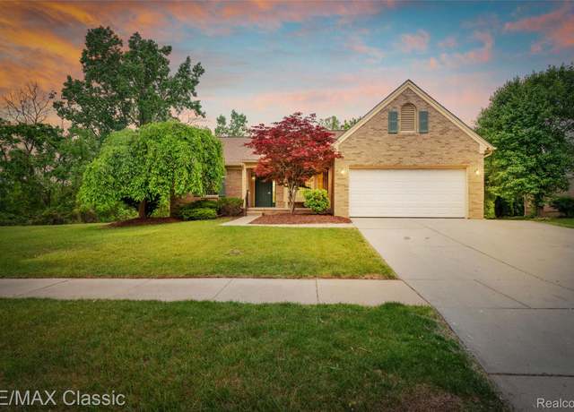 Property at 995 Wildwood Ln, Plymouth, MI 48188, 3 beds, 2 baths