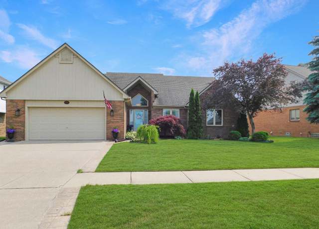 Property at 18960 Sandhurst Dr, Clinton Township, MI 48038, 3 beds, 2.5 baths