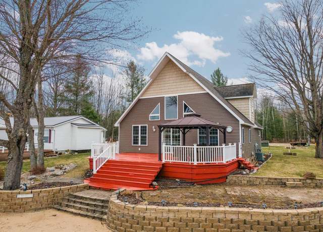 Property at 1219 Nokomis Dr, Gladwin, MI 48624, 4 beds, 2 baths
