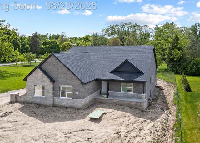 Property at 2198 S Rochester Rd Rd, Rochester Hills, MI 48307, 3 beds, 2.5 baths