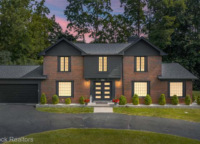 Property at 5534 Apple Ridge Trl, West Bloomfield, MI 48322, 4 beds, 2.5 baths