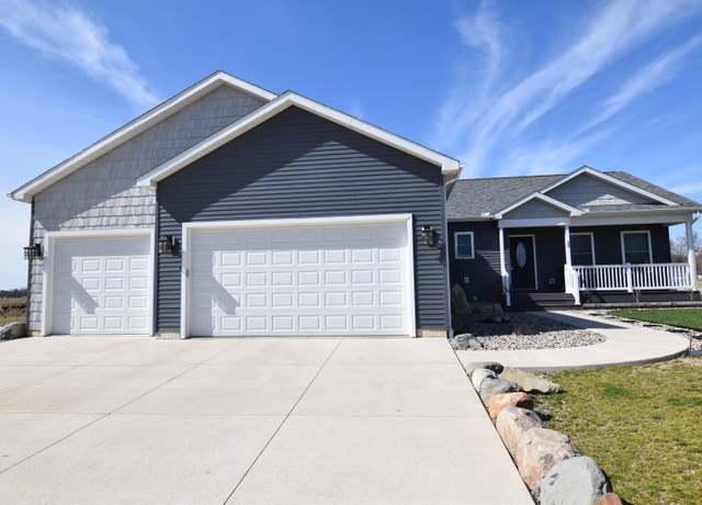 Property at 28 Hunting Trail Ave, Quincy, MI 49082, 4 beds, 2 baths