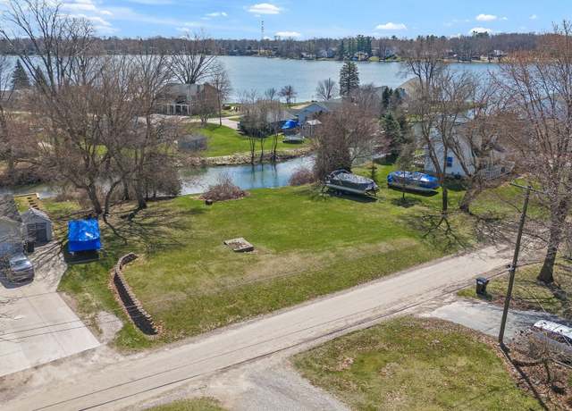 Property at 8431 Baudine Rd, Pinckney, MI 48169, 3 beds, 1 bath