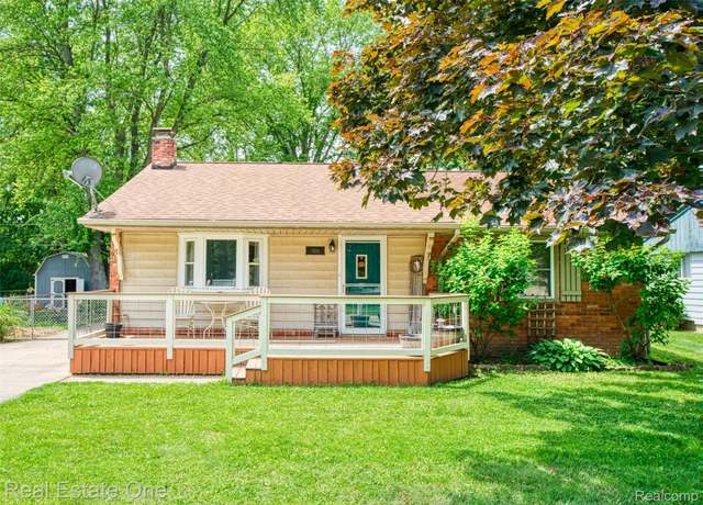 Property at 5320 Leland St, Brighton, MI 48116, 3 beds, 1 bath