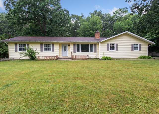 Property at 70838 Ridgewood Dr, Edwardsburg, MI 49112, 3 beds, 1 bath
