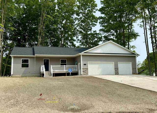 Property at 990 Birmley Estates Dr, Traverse City, MI 49696, 3 beds, 2 baths