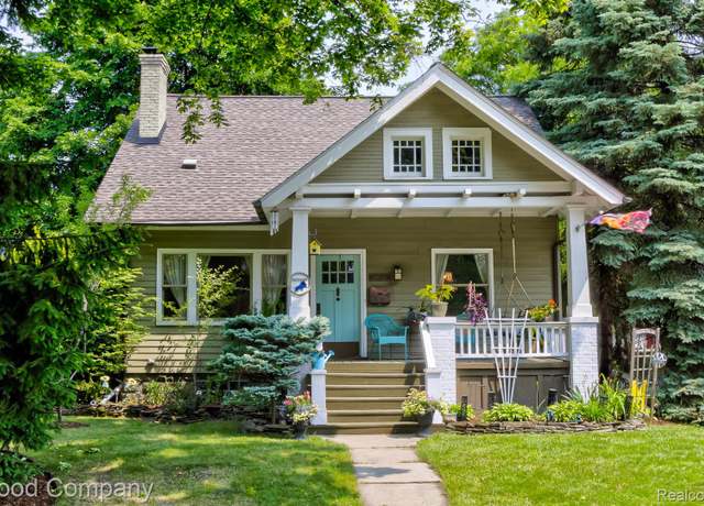 Property at 1087 Knox St, Birmingham, MI 48009, 3 beds, 2 baths