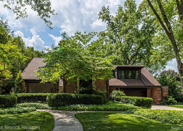 Property at 937 Henley St, Birmingham, MI 48009, 4 beds, 3 baths