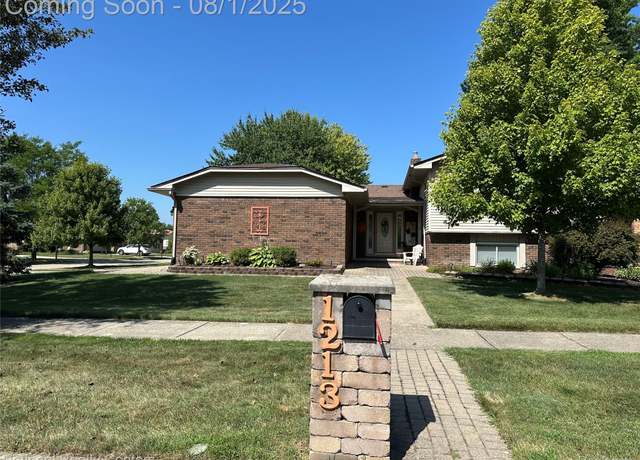 Property at 1213 E Franciscan Ct, Canton, MI 48187, 4 beds, 2.5 baths