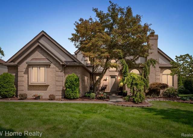Property at 19060 Laurel Dr, Livonia, MI 48152, 4 beds, 3 baths
