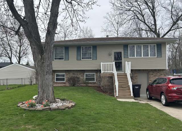 Property at 737 Ferndale Ave NW, Grand Rapids, MI 49534, 3 beds, 2 baths