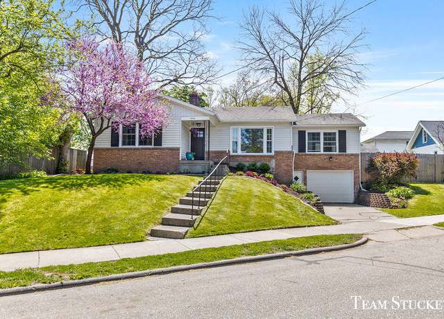 Property at 1540 Lyon St NE, Grand Rapids, MI 49503, 3 beds, 1.5 baths