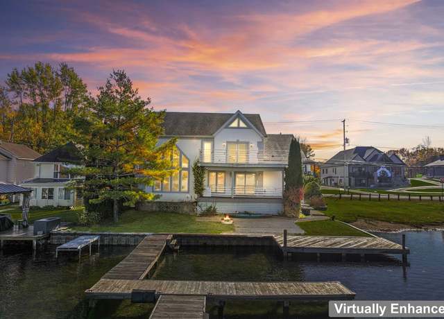 Property at 2076 S Long Lake Rd, Fenton, MI 48430, 4 beds, 3 baths