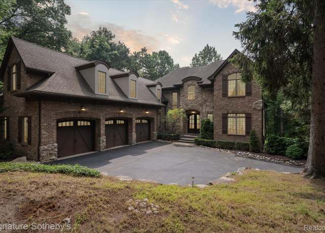 Property at 6184 Kingsley Ct, Hamburg Township, MI 48116, 5 beds, 4.5 baths