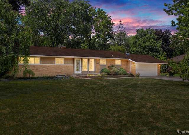 Property at 36503 Acton St, Clinton Charter Township, MI 48035, 3 beds, 2 baths