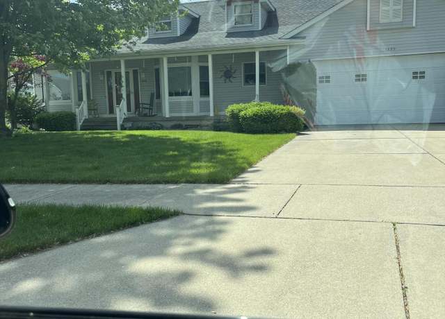 Property at 5899 Buttercup Ct, Wyoming, MI 49418, 4 beds, 3.5 baths