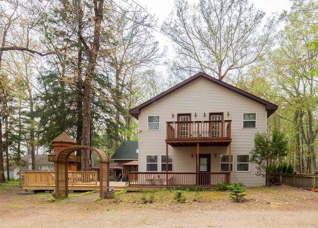 Property at 10268 51st St, Grand Junction, MI 49056, 3 beds, 2.5 baths