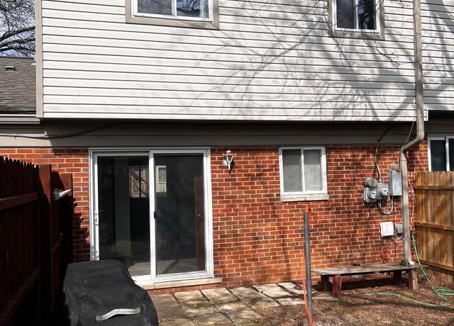 Property at 25719 Salem Ct #69, Roseville, MI 48066, 3 beds, 1.5 baths