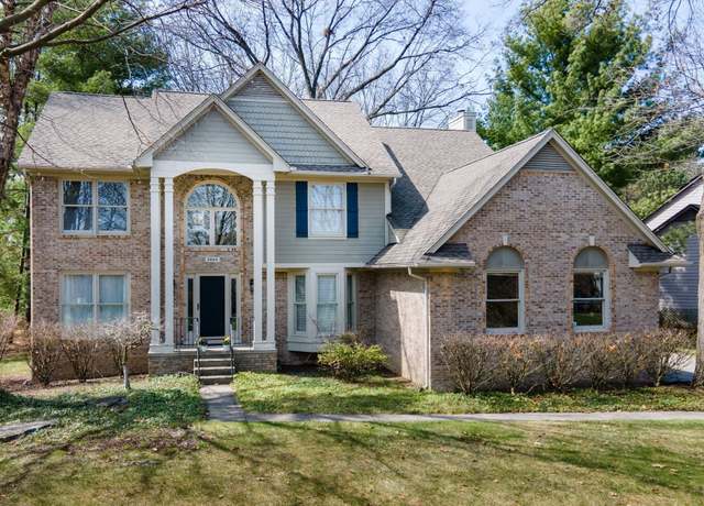 Property at 2664 Water Oaks Dr, Orchard Lake, MI 48324, 4 beds, 2.5 baths
