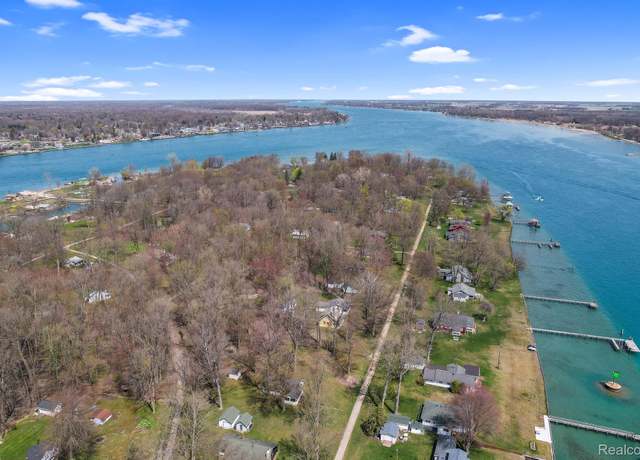 Property at 146 Algonac Rd, Russell Island, MI 48001, 2 beds, 1 bath