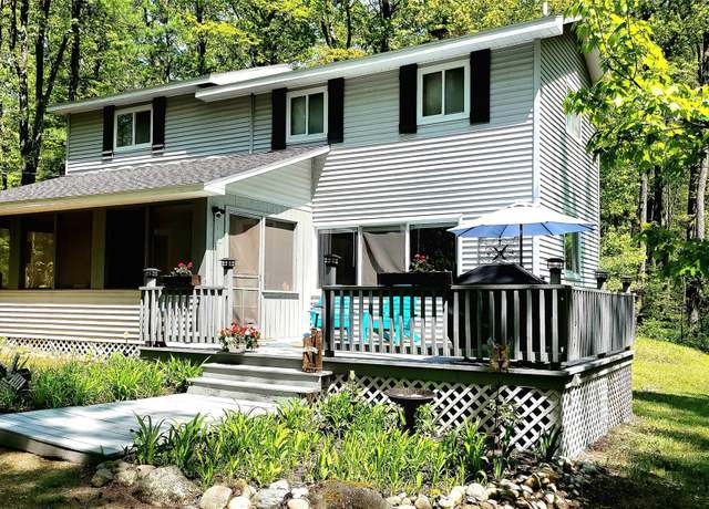 Property at 11870 Bayer Rd. Rd, Roscommon, MI 48653, 3 beds, 3.5 baths