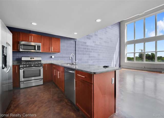 Property at 98 Northbound Gratiot Ave, Mt Clemens, MI 48043, 1 bed, 2 baths
