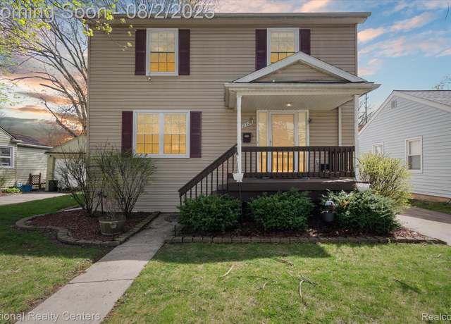 Property at 2320 Dallas Ave, Royal Oak, MI 48067, 3 beds, 2.5 baths