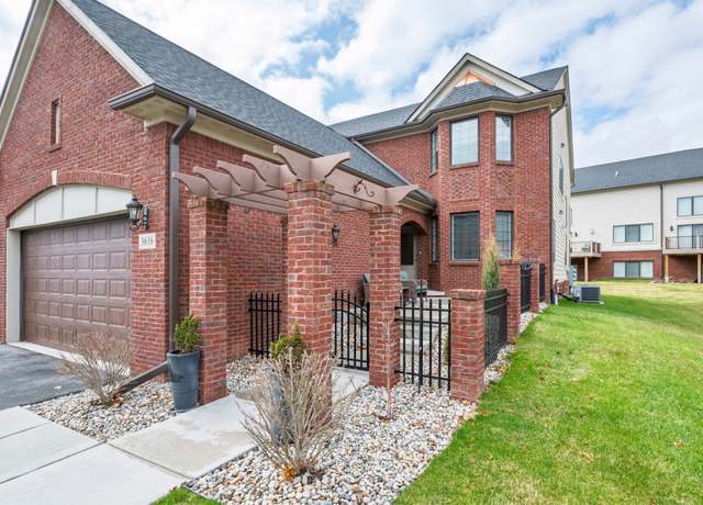 Property at 3616 Bay Harbor Dr, Brighton, MI 48114, 4 beds, 3.5 baths