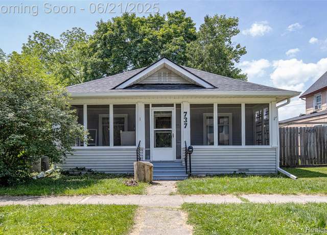 Property at 737 N Madison St, Lapeer, MI 48446, 4 beds, 1 bath