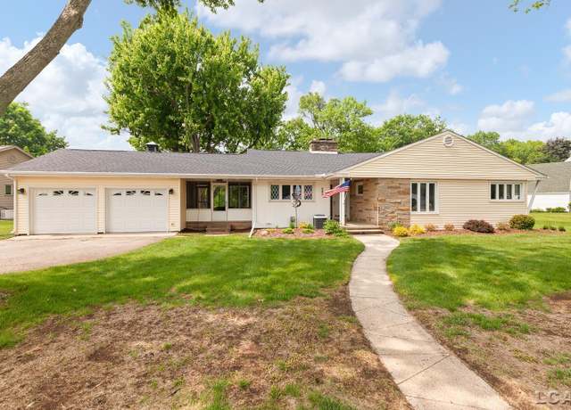 Property at 603 Outer Dr, Tecumseh, MI 49286, 4 beds, 2 baths