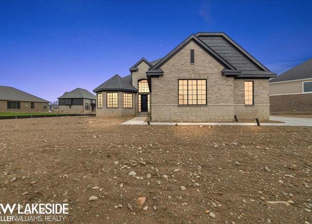 Property at 682 Westlake Ave, Oxford, MI 48371, 4 beds, 3.5 baths