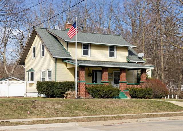Property at 731 Phoenix St, South Haven, MI 49090, 3 beds, 1.5 baths