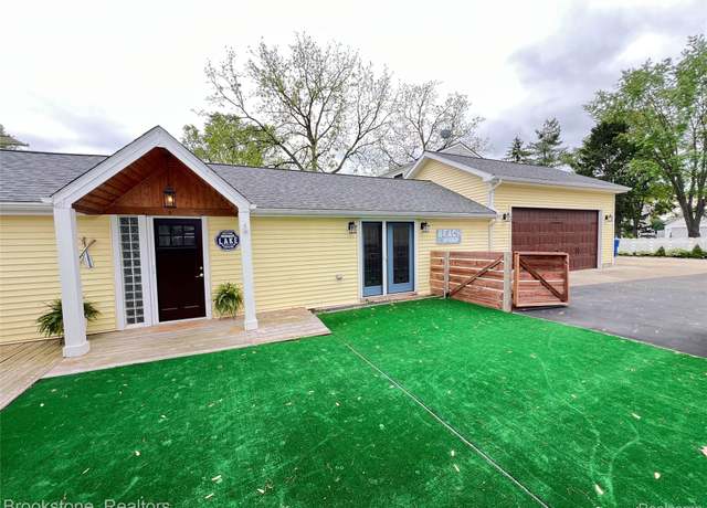 Property at 3012 Lansdowne Rd, Waterford, MI 48329, 3 beds, 1.5 baths