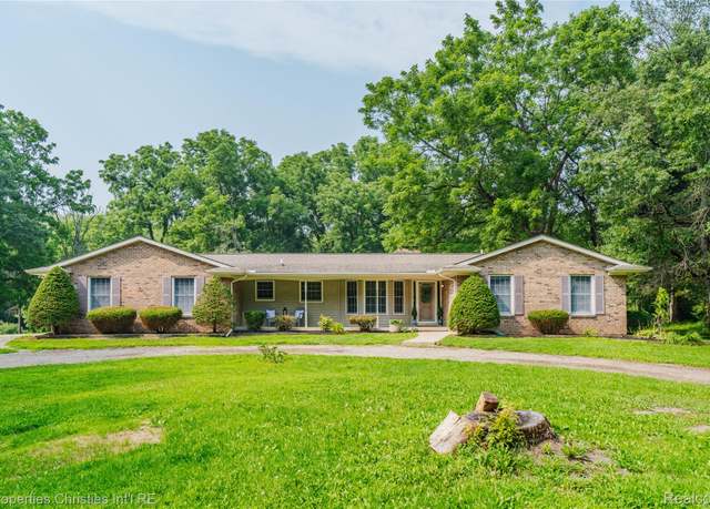 Property at 13725 Randy Ln, Milford, MI 48380, 3 beds, 2.5 baths
