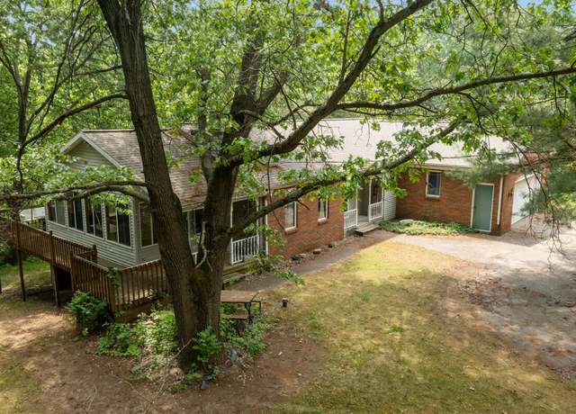 Property at 2700 Van Dam Dr NE, Belmont, MI 49306, 3 beds, 2.5 baths