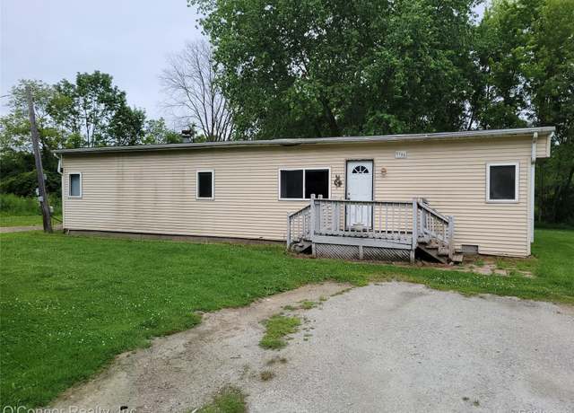 Property at 5700 Dove Rd, Kimball, MI 48074, 4 beds, 1 bath