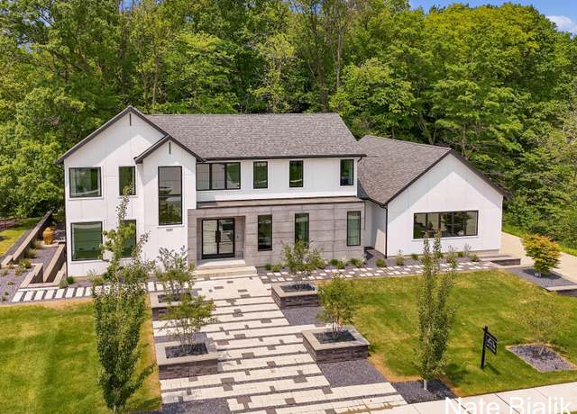 Property at 5587 Stonebridge Dr, Grandville, MI 49418, 3 beds, 4.5 baths