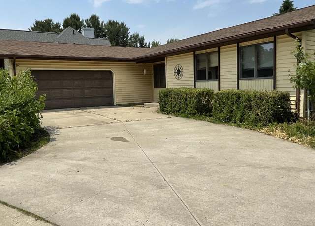 Property at 617 Apache Dr, Fremont, MI 49412, 4 beds, 2 baths